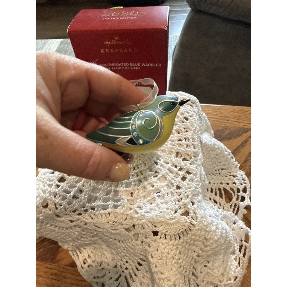 Hallmark Ornament: 2020 Lady Black-Throated Blue Warbler